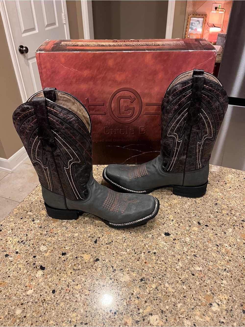 Men’s Circle G Two-Tone Western Boots - Gray with Brown Shaft Size 8.5D